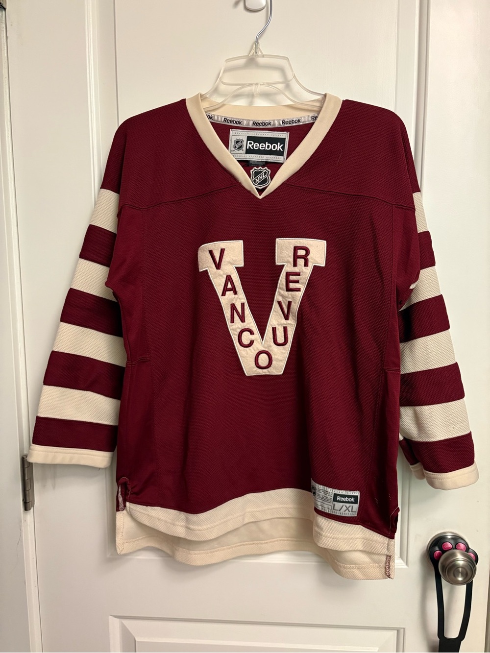 Vancouver Canucks Vintage Reebok Jersey Youth Size L/XL Burgundy